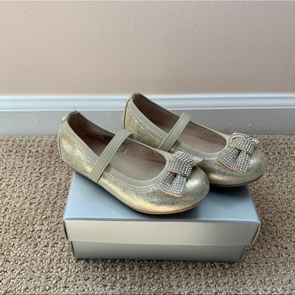 Stuart Weitzman Girls Gold Flats